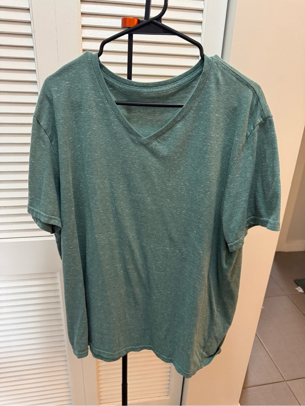 Goodfellow & Co Heathered Green V-Neck Short Sleeve Tee